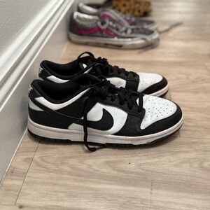 Nike Classic Black and White Low-Tops